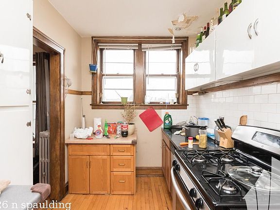2nd image of 3126 N Spaulding Ave #418