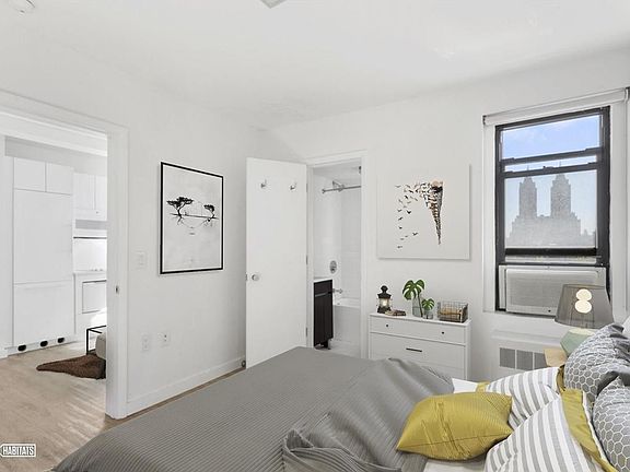 4th image of 166 W 75th St APT 1404