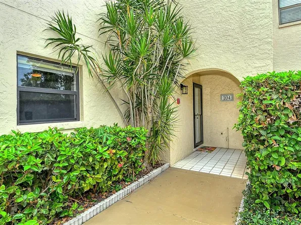 800 HUDSON AVENUE #104, SARASOTA, FL 34236