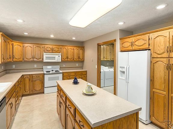 2nd image of 201 Sagehorn Dr