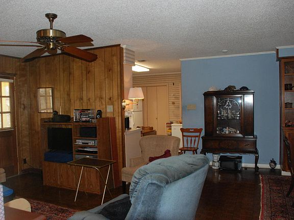 4th image of 1011 Dulles Dr