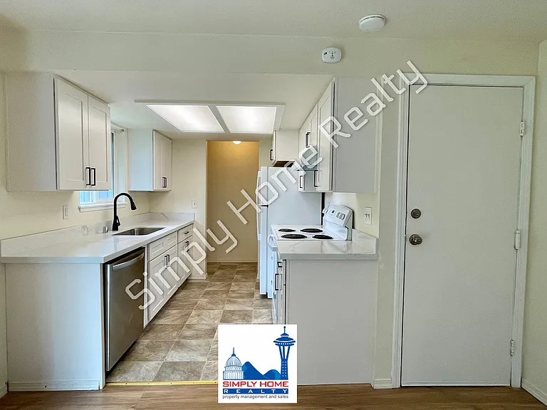 4435 Ruddell Rd SE — Photo 8