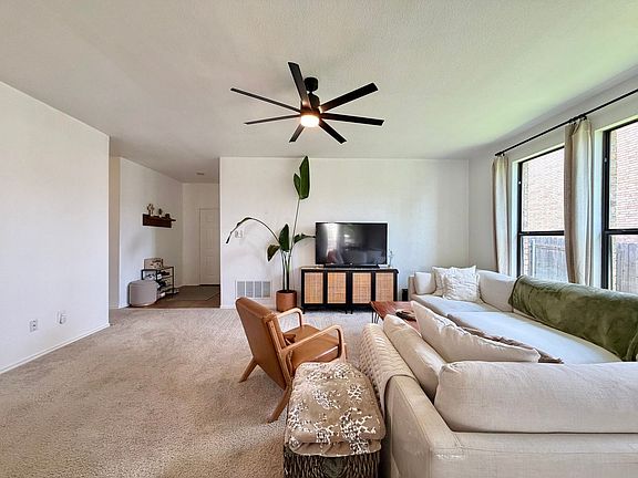 5th image of 206 Briarwood Dr