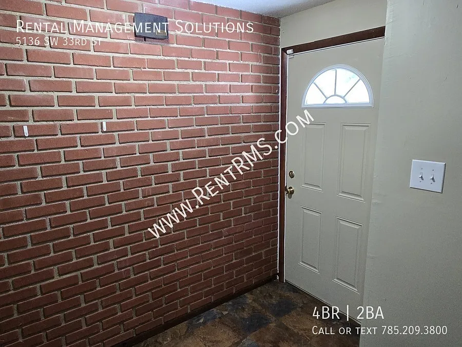 5136 Sw 33rd St- 4 Bed/1.5 Bath — Photo 2