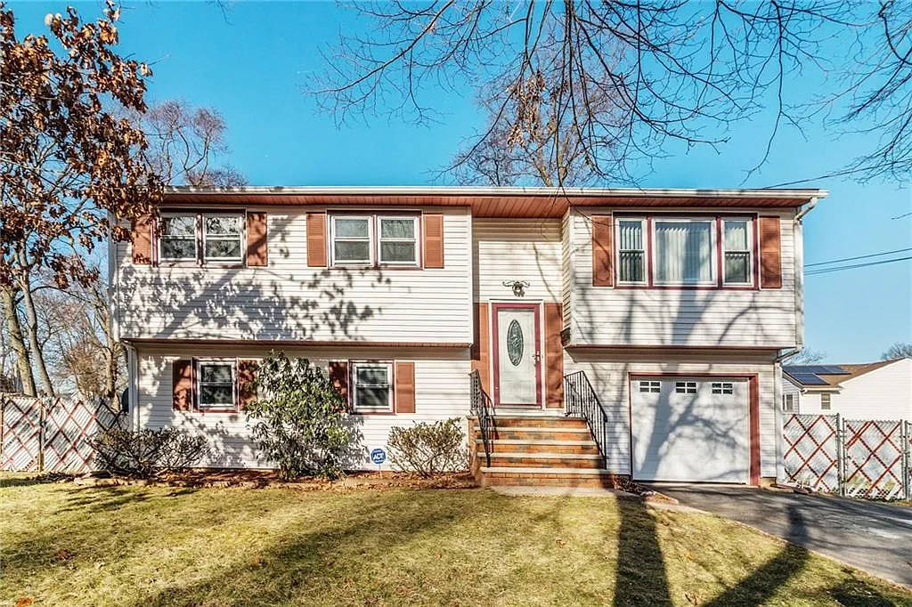 16 Nancy Ln photo 1