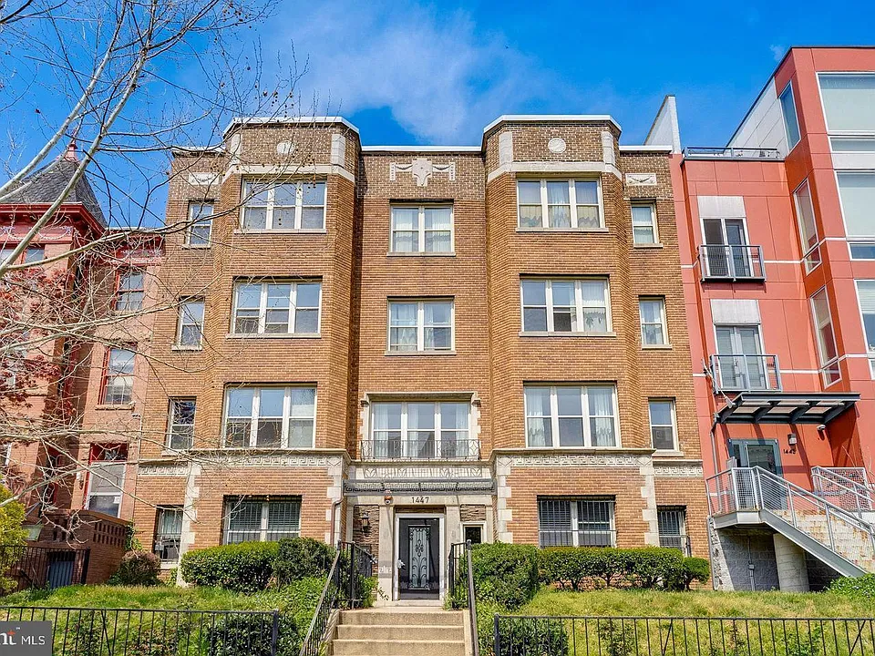 1447 Chapin St NW #204