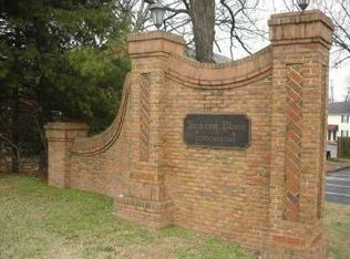 200 Royal Oaks Blve J2, Franklin, TN 37067