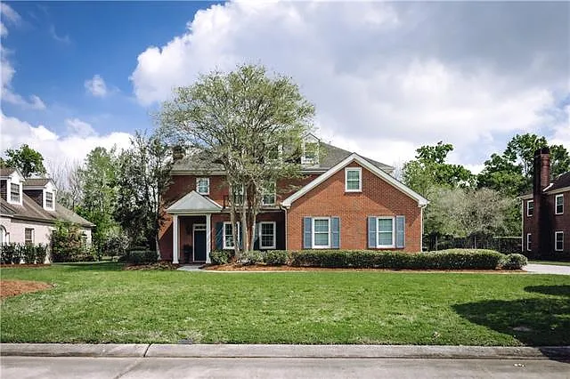 4 bed, 3.5 bath, 3719 sqft, $4,750 — Photo 2