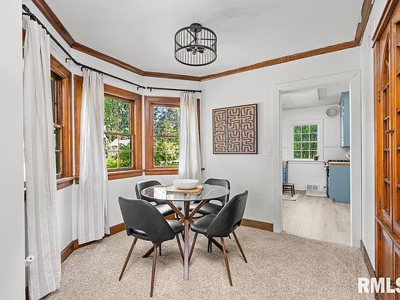 5th image of 202 Essex Ln