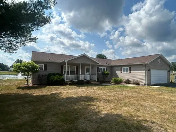 7712 Sunset Shores Dr, Stanwood, MI 49346