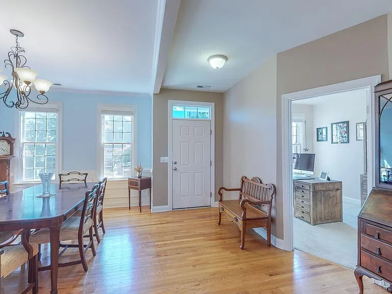 401 Waverly Hills Dr — Photo 3