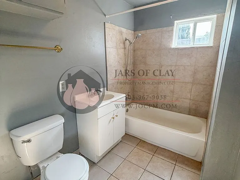 4393 Dover Ave NE — Photo 4