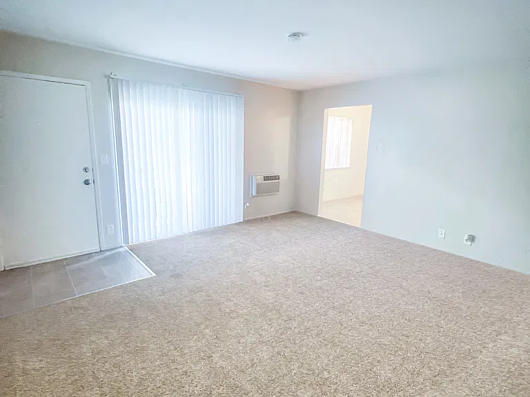 Monterey Manor Apartments — Photo 16