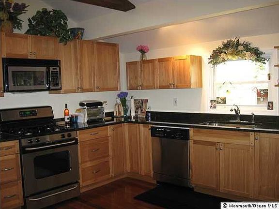 5th image of 1801 Commonwealth Blvd