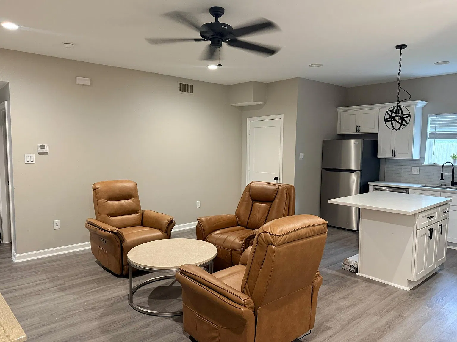 2 bed, 2.0 bath, 1000 sqft, $1,500 — Photo 3