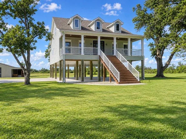 1255 Marshall St, Cameron, LA 70631