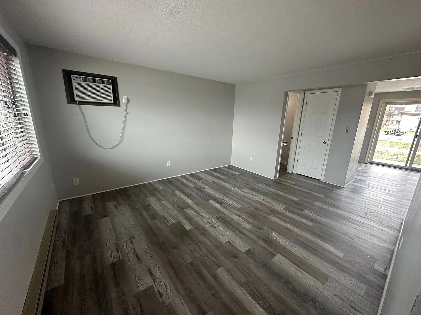 Townhouse located within walking distance to Regional West Medical Center! — Photo 2