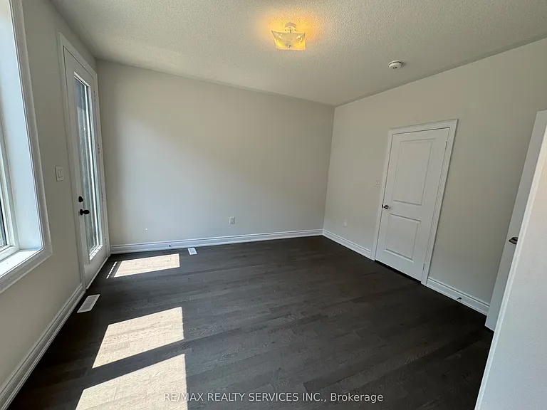 202 Tennant Cir — Photo 28