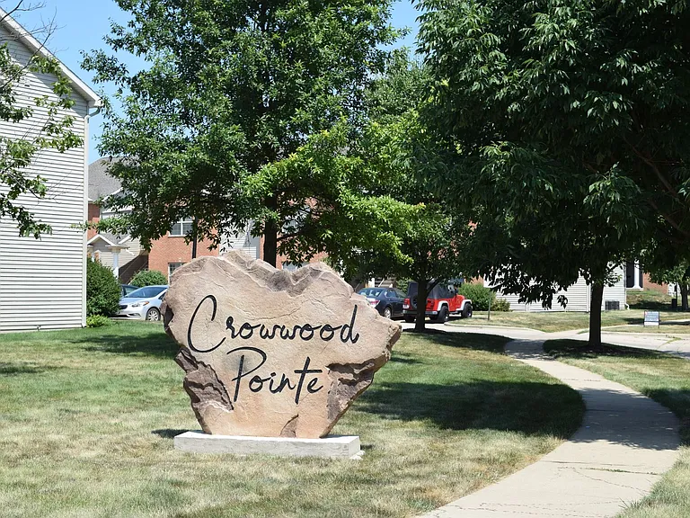 3901-4002 Crowwood Dr — Photo 8