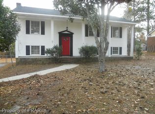 508 Deerpath Dr, Fayetteville, NC 28311