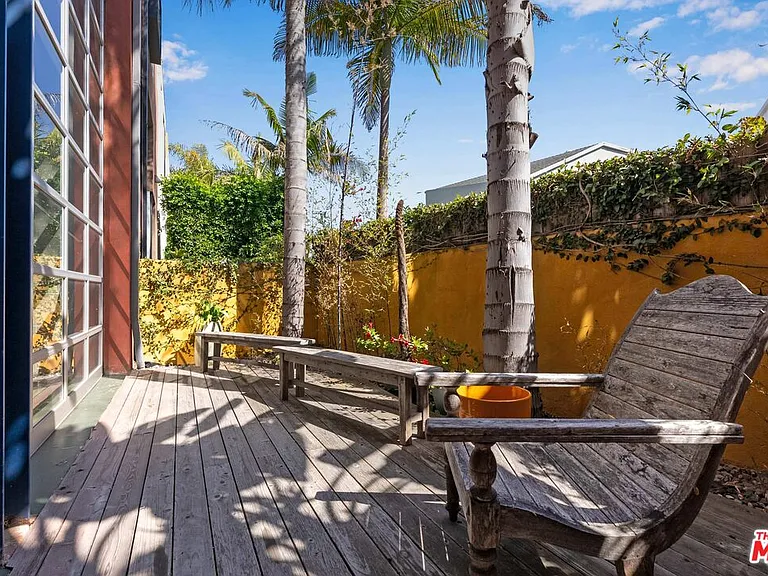 2114 Narcissus Ct — Photo 4