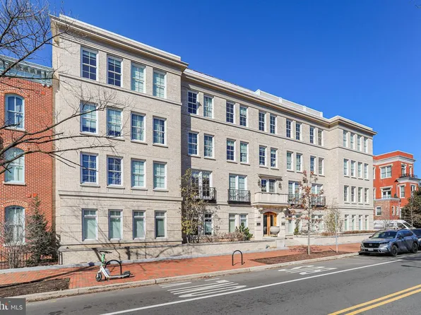 300 8th St NE Unit 404, Washington, DC 20002