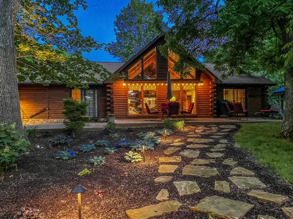 67 Hunt Club Circle, Galena, MO 65656