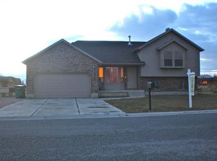 5519 S 6950 W, Hooper, UT 84315