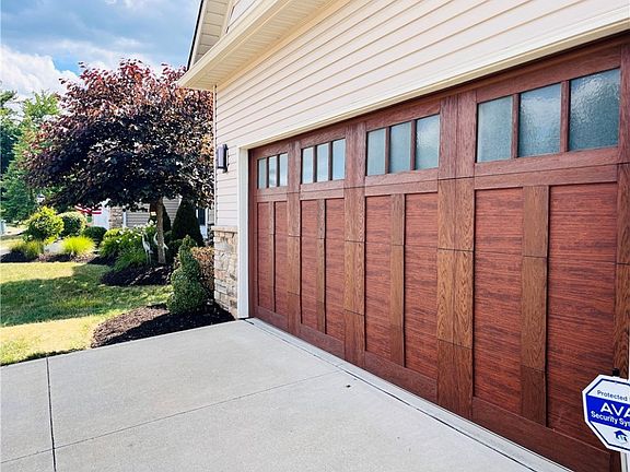 3rd image of 5974 Clubhouse Pointe Dr