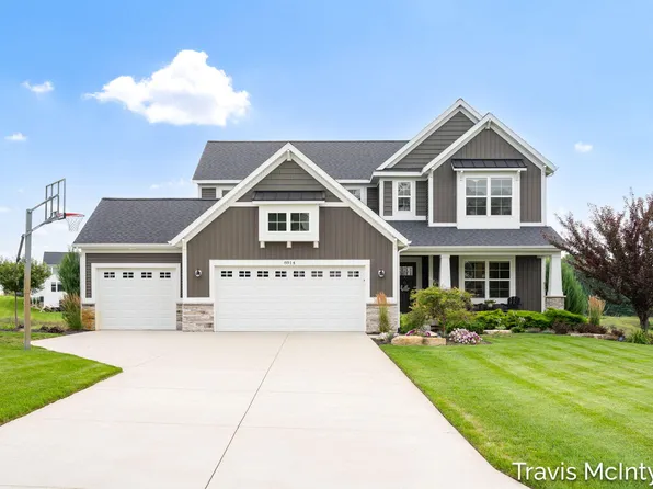 8914 Sterling Hills Dr NE, Rockford, MI 49341