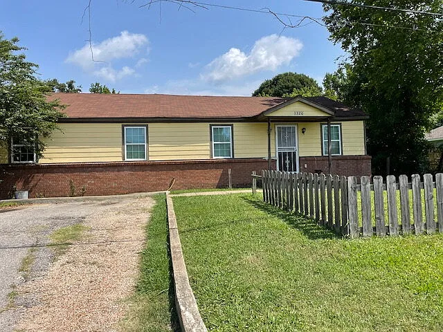 1326 Longcrest Rd