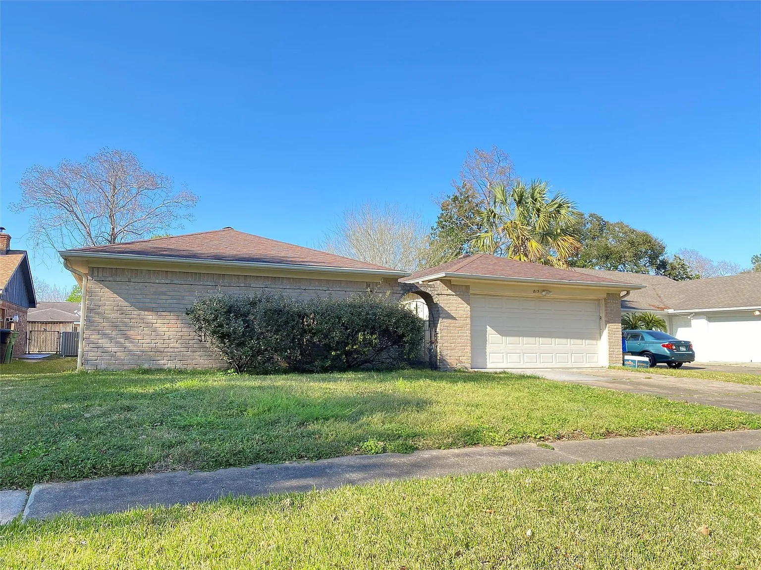 3 bed, 2.0 bath, 1640 sqft, $1,990 — Photo 1
