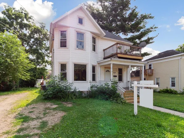 127 N Madison St, Stoughton, WI 53589