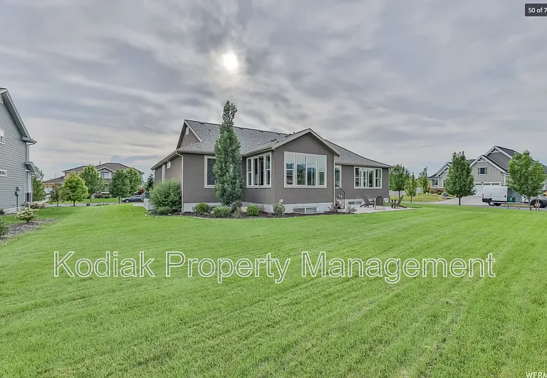 1463 S Kentucky Derby Way — Photo 29