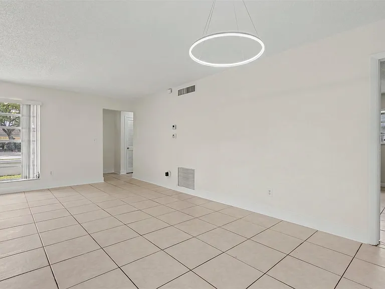 6821-6825 NW 11th Pl #6825 — Photo 20