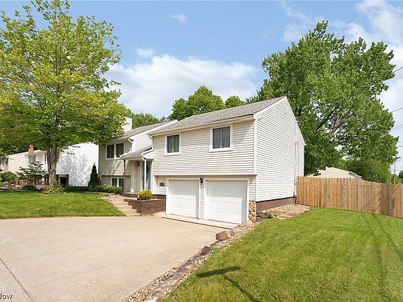 3rd image of 206 Mayhill Dr