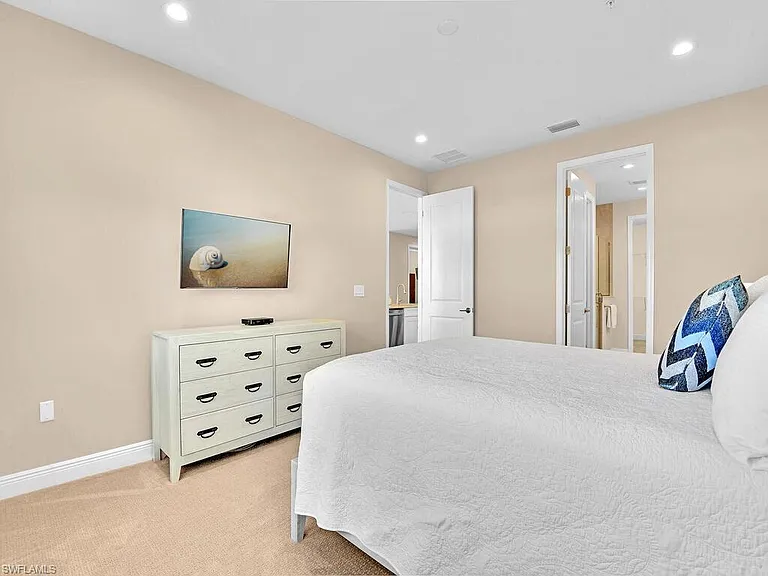 2561 Seychelles Dr #308 — Photo 12