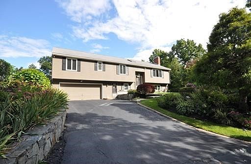 1st image of 23 Amberwood Dr