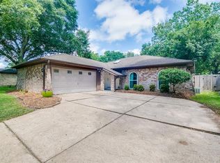 819 Redway Ln, Houston, TX 77062