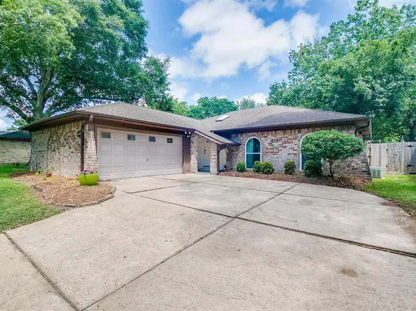 819 Redway Ln, Houston, TX 77062