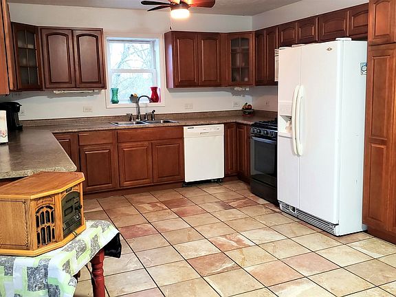 5th image of 1503 E Bluff St