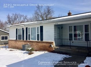 3720 Newcastle Dr SE, Grand Rapids, MI 49508
