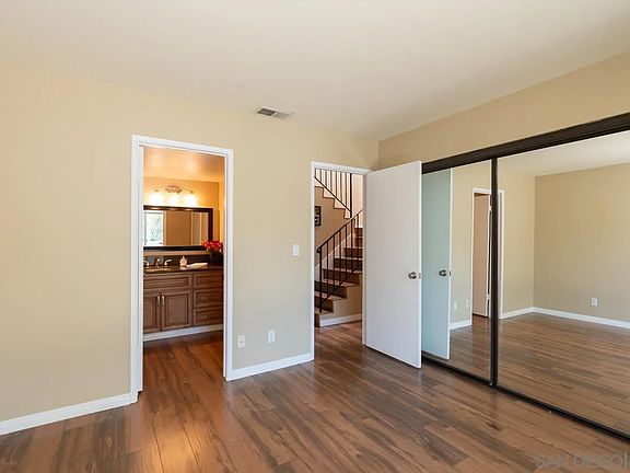 4th image of 2135 E Valley Pkwy Unit 61