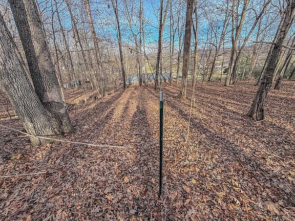 4th image of 3425 Glen Lily Rd