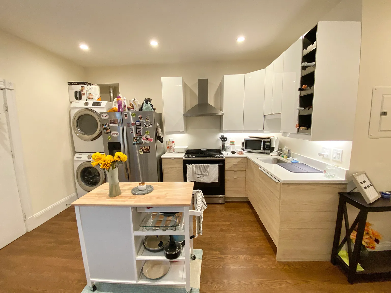 3 bed, 1200 sqft, $3,000 — Photo 1