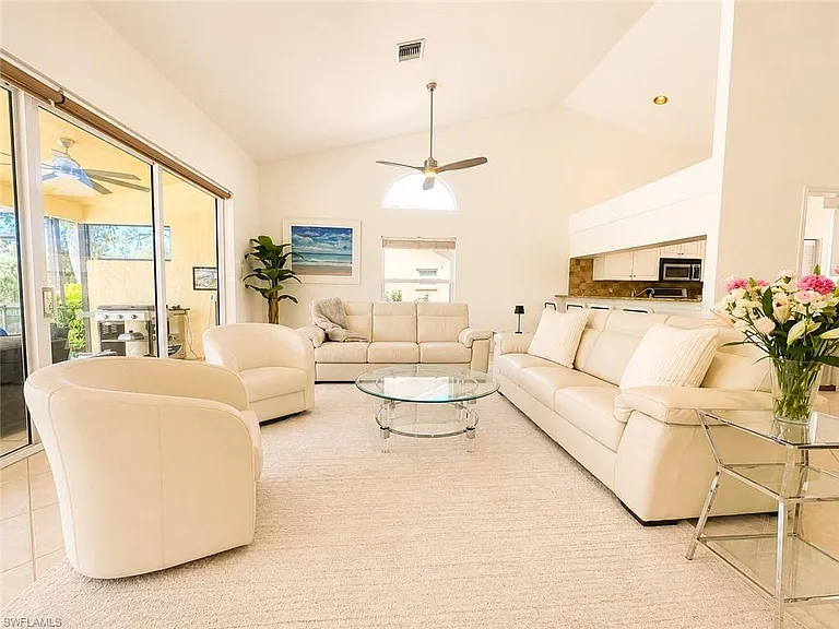 25151 Bay Cedar Dr — Photo 5