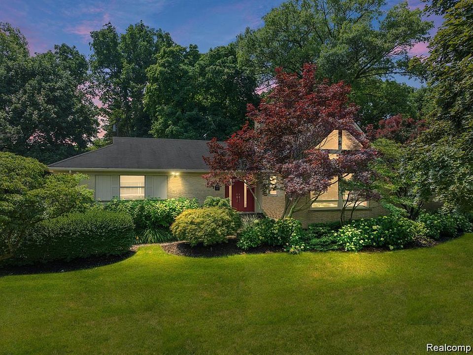 1st image of 591 Woodway Ct