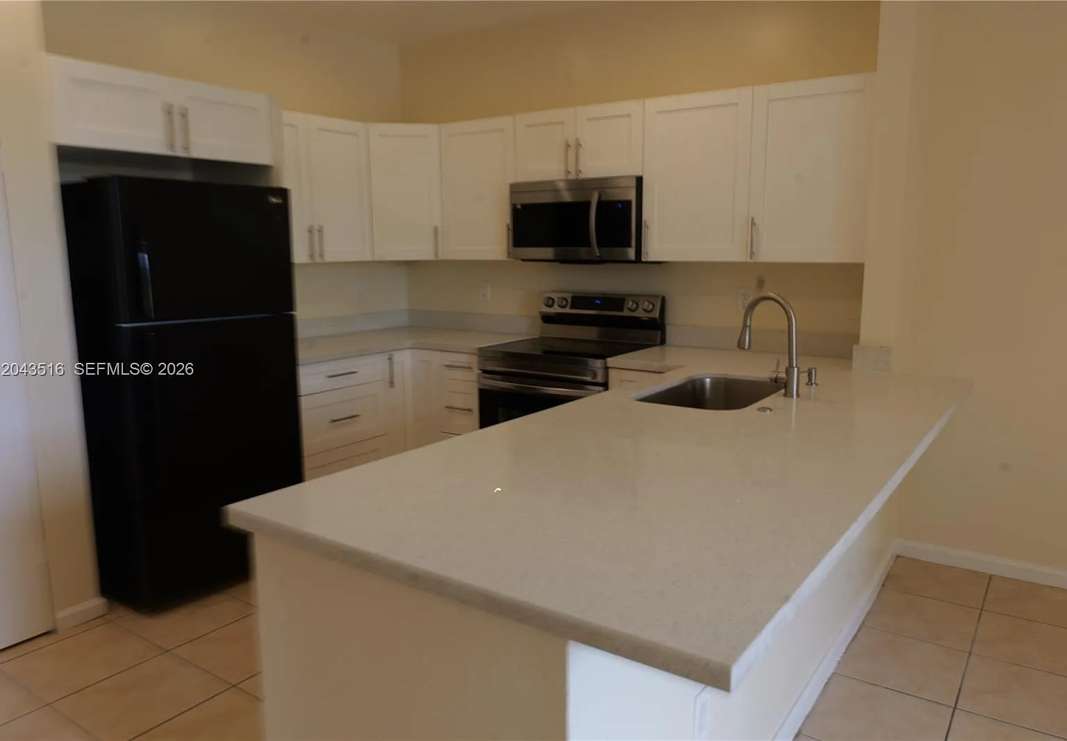 3 bed, 2.5 bath, 1423 sqft, $2,650 — Photo 4