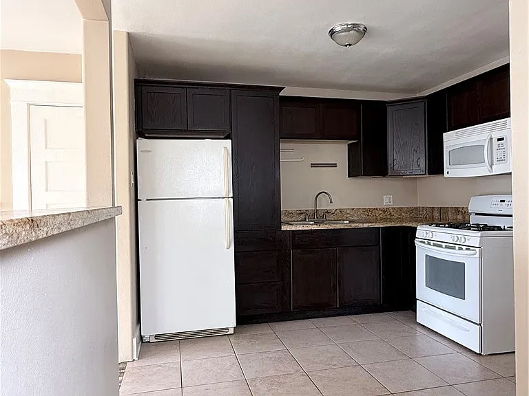 206 S Guadalupe Ave #C — Photo 2
