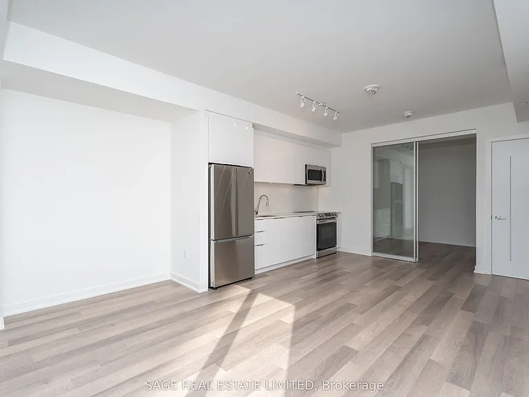 357 King St W #2109 — Photo 3